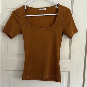 Doen butterscotch scoop neck tee